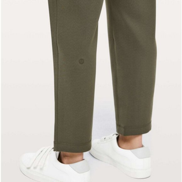 Lululemon On the Fly pant in Dark Olive Size 4 - Picture 3 of 9